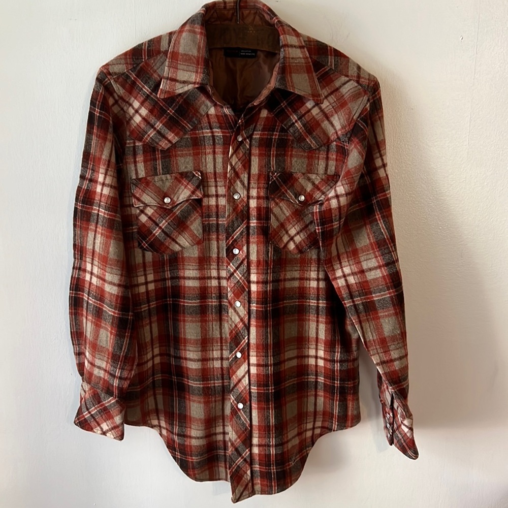 Vintage plaid Trufit pearl snap button down top.  Size medium.
